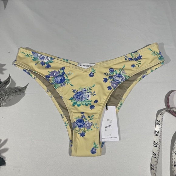 NWT WEWOREWHAT [ Large ] V-Shape Bikini‎ Bottoms in Cream Golden Hour - Picture 4 of 10
